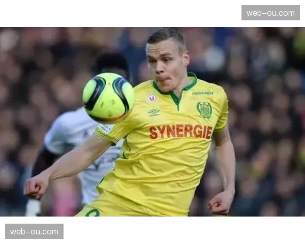 足球游戏《FC 26》发布法甲联赛数据补丁,普遍调低了采用低位防守战术球队的“进攻欲望”数值 足球游戏《FC 26》发布法甲联赛数据补丁,普遍调低了采用低位防守战术球队的“进攻欲望”数值